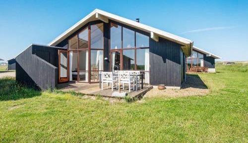 Four-Bedroom Holiday Home