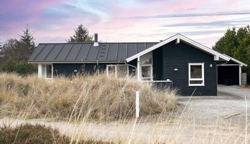 Four-Bedroom Holiday Home