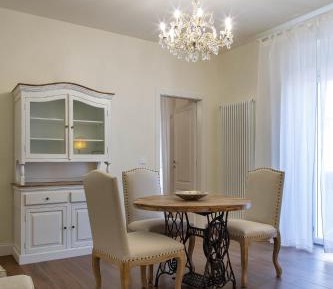 One-Bedroom Deluxe Apartment
