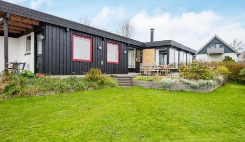 Three-Bedroom Holiday Home 