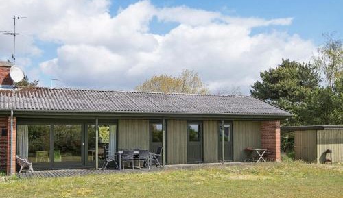 Three-Bedroom Holiday Home 
