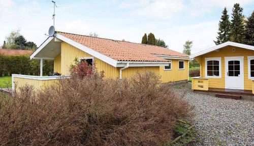 Four-Bedroom Holiday Home
