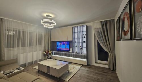 Two-Bedroom Apartment with Mountain View