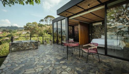 Deluxe Double or Twin Room with Mountain View
