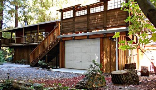 Three-Bedroom Holiday Home 