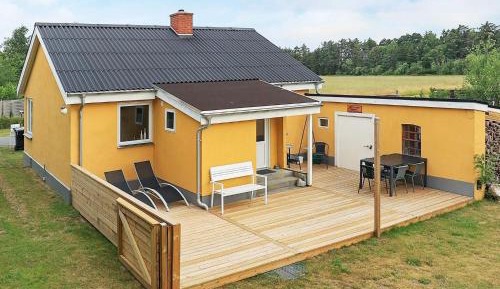 Two-Bedroom Holiday Home