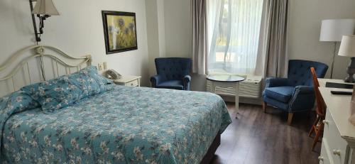 Standard Queen Room