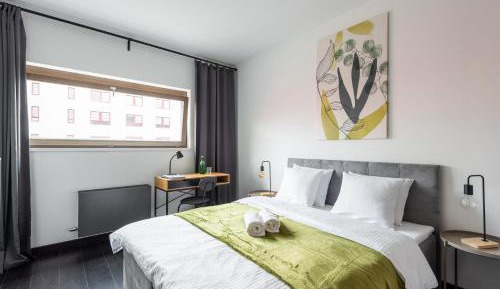 Two-Bedroom Deluxe Apartment with Balcony