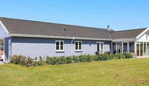 Three-Bedroom Holiday Home 