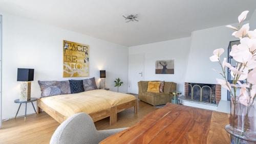 Double Room with Shared Bathroom