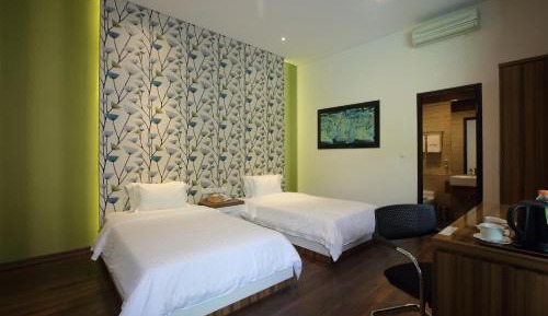 Twin Room with Pool View
