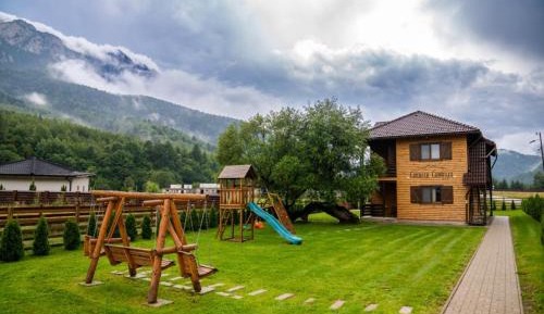 Apartment with Mountain View
