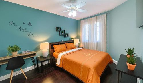 Queen Room with Shared Bathroom