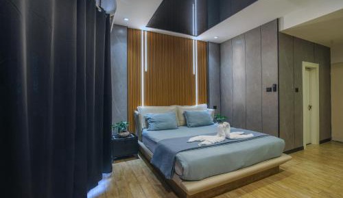 Studio Apartment with Balcony