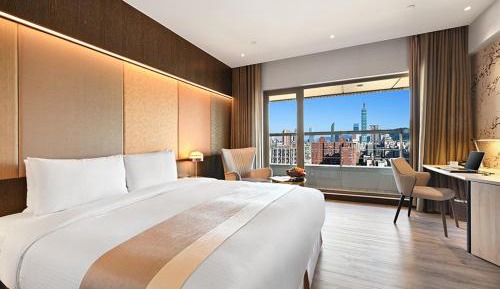 Superior King Room with 101 View
