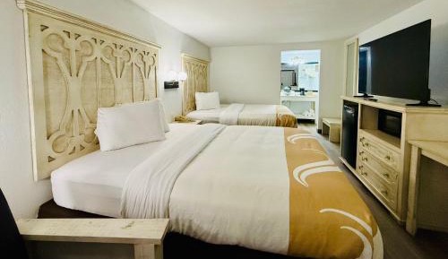 Standard Queen Room with Two Queen Beds