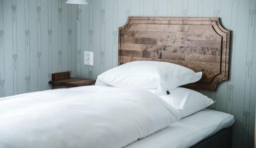 Single Room with Private Bathroom