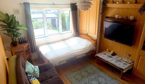 Basic Triple Room with Shared Bathroom