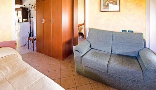 One-Bedroom Holiday Home