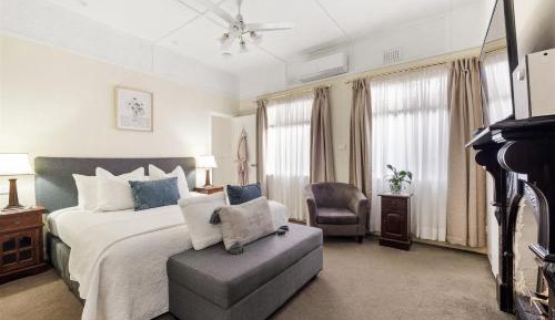 Autumn King Room