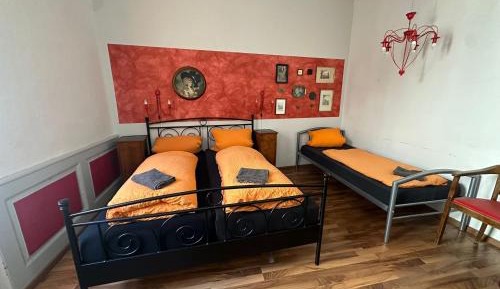 Basic Triple Room with Shared Bathroom
