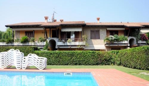 One-Bedroom Holiday Home
