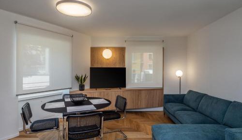Deluxe One-Bedroom Apartment