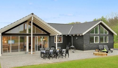 Eight-Bedroom Holiday Home
