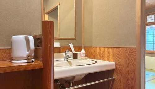Economy Twin Room