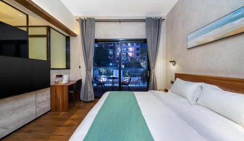 King Room with Garden View