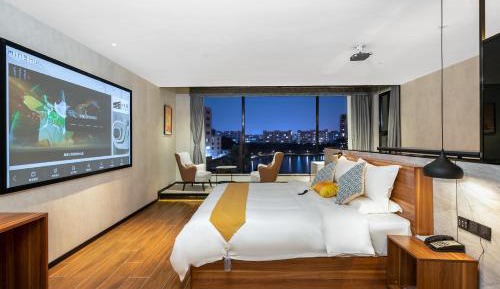 King Room with Lake View