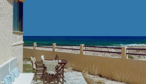 Holiday Home with Sea View - Beach Front