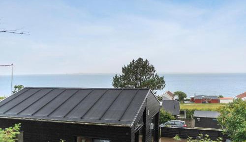 One-Bedroom Holiday Home