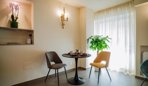 Superior One-Bedroom Apartment with Balcony