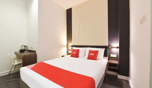 Standard Queen Room