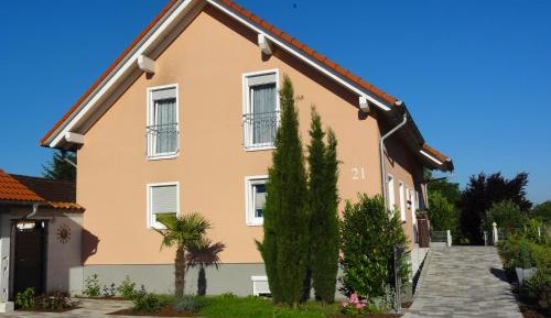 Apartment with Garden View