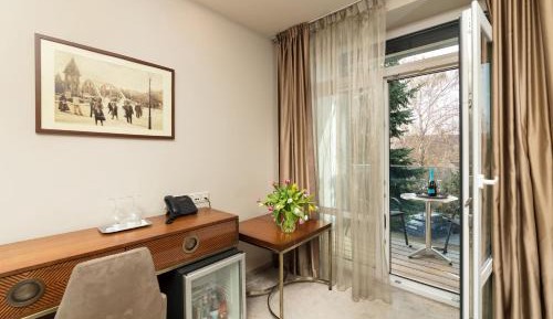 Deluxe Twin Room with Balcony