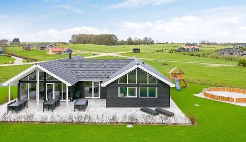 Eight-Bedroom Holiday Home