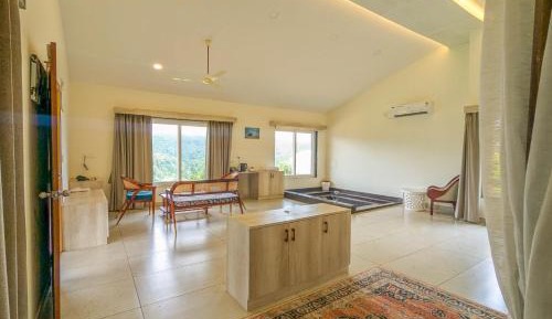 Deluxe Double Room with Bath