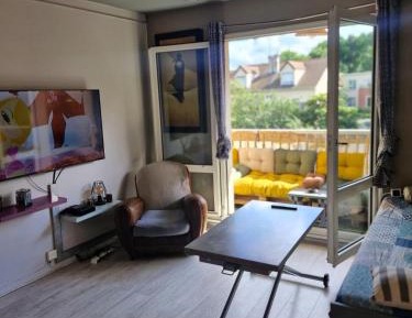 Studio Apartment