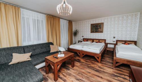 Triple Room with Garden View