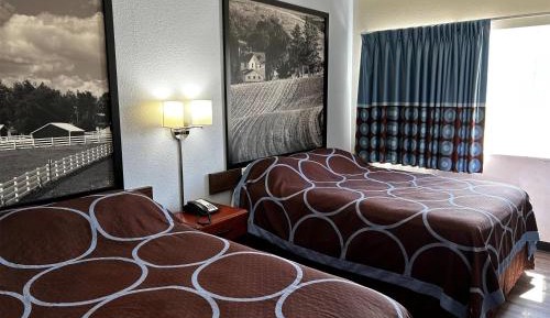 Queen Room with Two Queen Beds - Non-Smoking