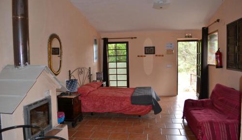 Family Room with Private Bathroom (5 Adults)
