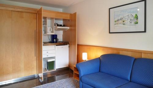One-Bedroom Apartment with Balcony