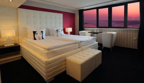 Executive Double Room with River View and Free Parking