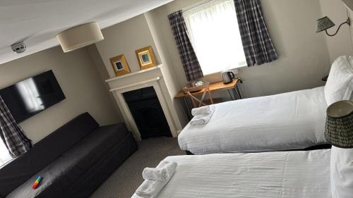 Triple Room with Private Bathroom