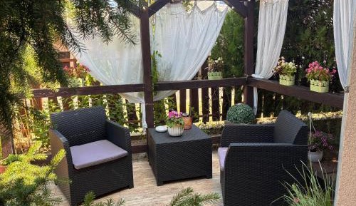 Apartment with Garden View