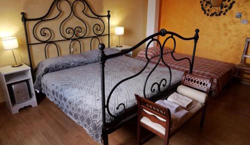Quadruple Room with Private Bathroom