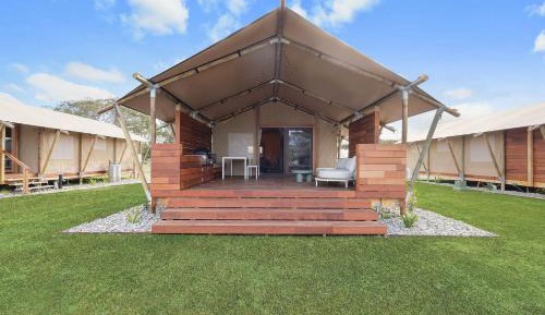 Superior Safari Tent – Sleeps 4
