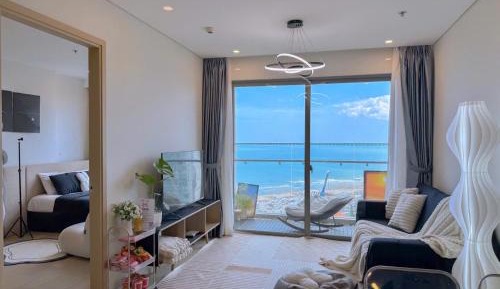 Three-Bedroom Apartment with Ocean View